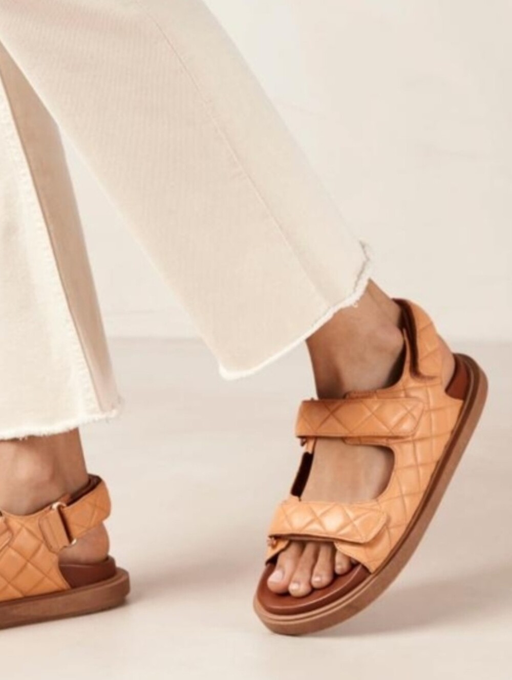 NWT Alohas Hook Loop Platform Sandals in Tangy Orange